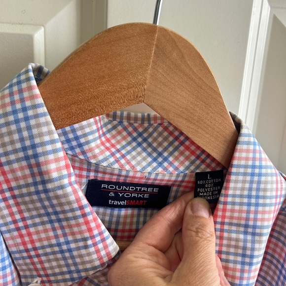 EUC like new Roundtree and YorkeTravel Smart size L Men's Multicolor Plaid Shirt - Picture 3 of 7
